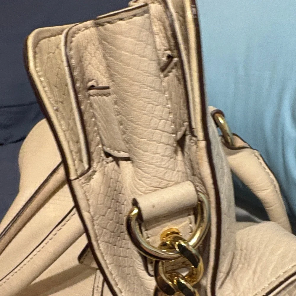Michael Kors Elegant Tan Saffiano Leather Handbag